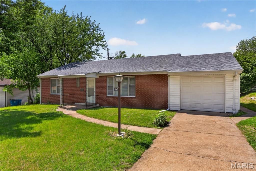 Photo of 5545 Norway Drive, Normandy, MO 63121 (MLS # 26024512)