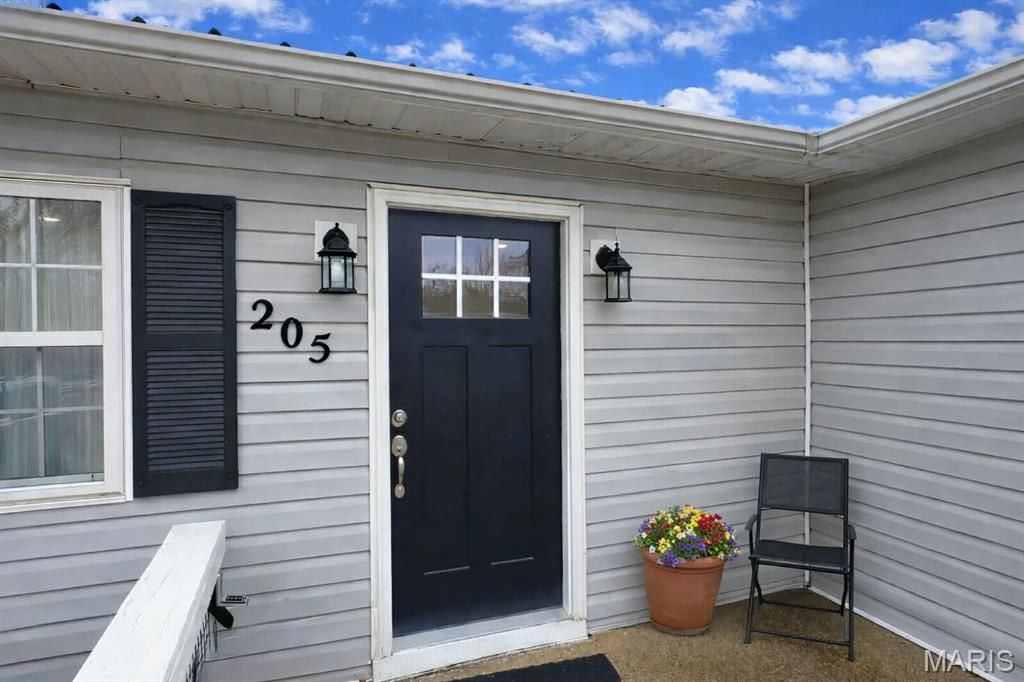 Photo of 205 N Waller Street, Crocker, MO 65452 (MLS # 26013434)