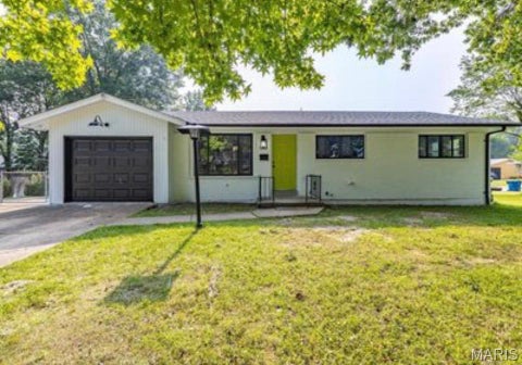 Photo of 3456 Ginger Drive, St Louis, MO 63114 (MLS # 26059426)
