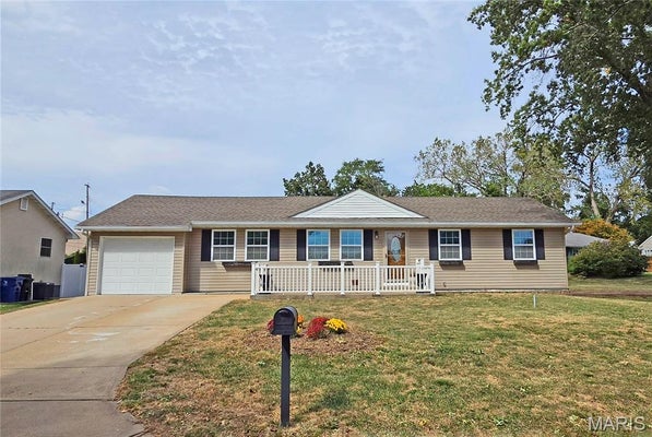 11201 FLORI DR, SAINT LOUIS, MO 63123 - Image 70da3852a2eeb0ccd59e3daa09a8a027/981339644