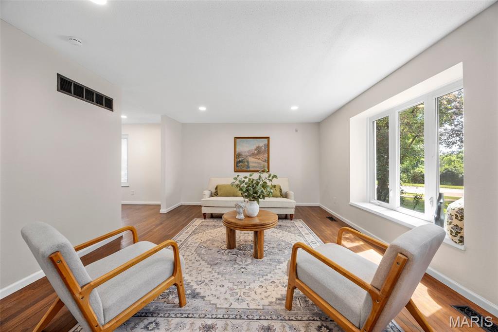 2 Parkrose Court