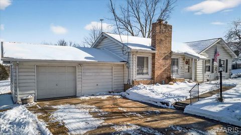 46 Garden Lane Maryland Heights MO 63043