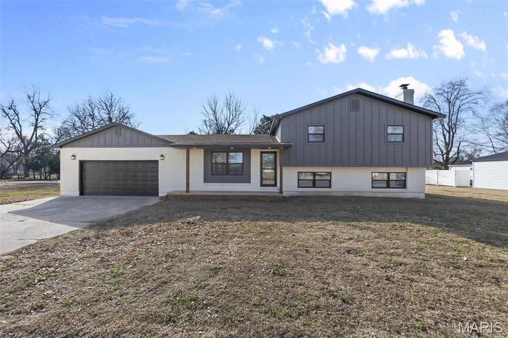 Photo of 470 Saint Paul Drive, New Madrid, MO 63869 (MLS # 25073236)