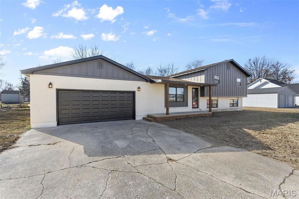 Photo of 470 Saint Paul Drive, New Madrid, MO 63869 (MLS # 25073236)
