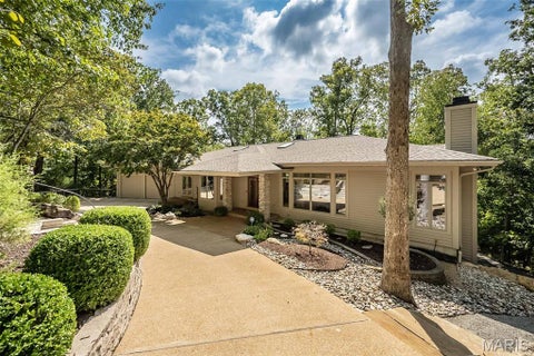 Photo of 18852 Highwood Estates Drive, Wildwood, MO 63069 (MLS # 26062386)