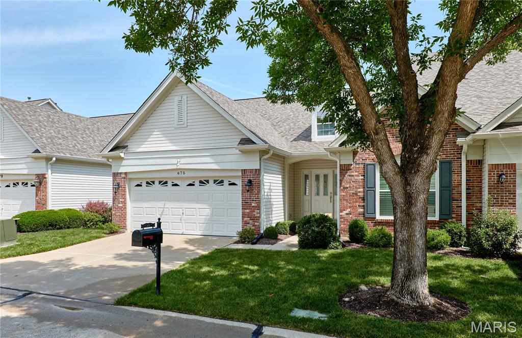 Photo of 675 Stonebrook Court, Chesterfield, MO 63005 (MLS # 26054754)