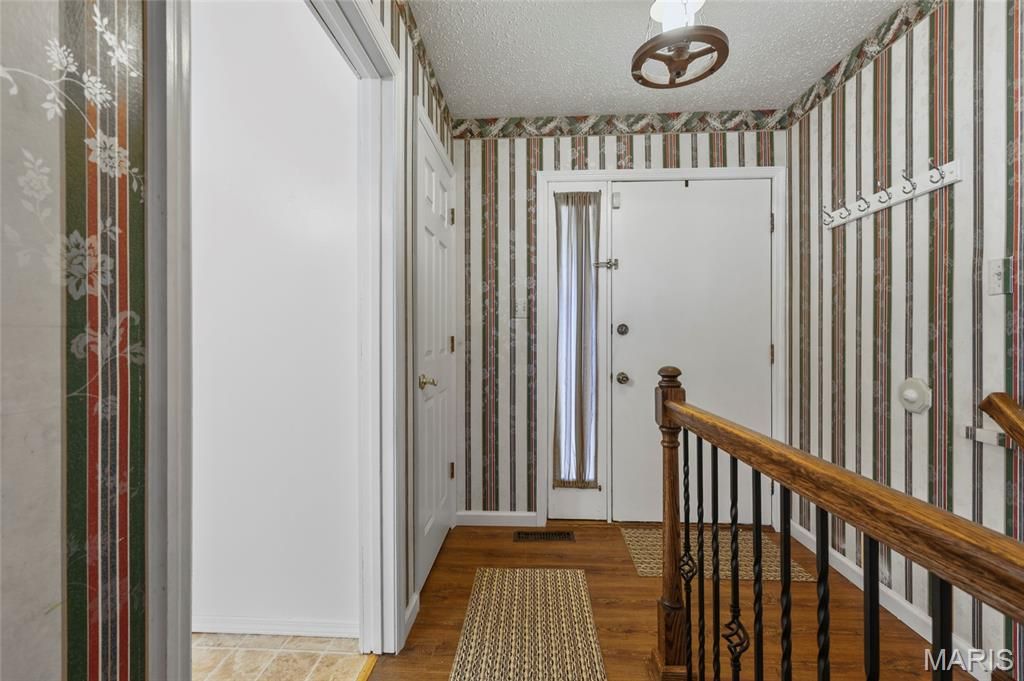 Photo of 10 Shadowridge Court, St Peters, MO 63376 (MLS # 26027033)