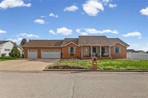 Photo of 4511 Moonlight Way, Alton, IL 62002 (MLS # 26009453)