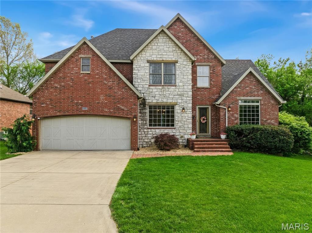 Photo of 2116 E Hawkins Court, Ozark, MO 65721 (MLS # 26025349)