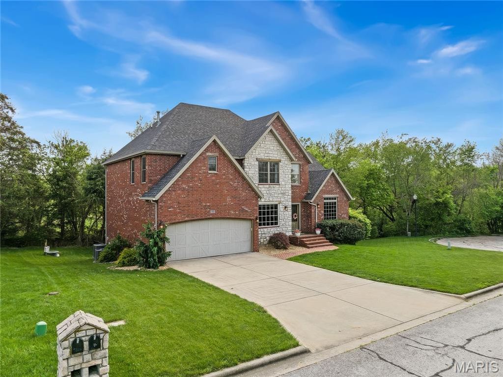Photo of 2116 E Hawkins Court, Ozark, MO 65721 (MLS # 26025349)