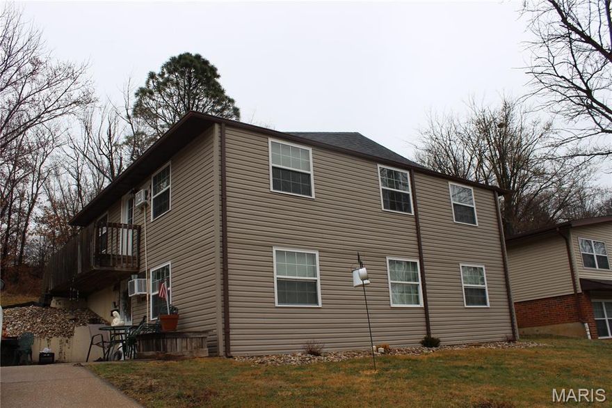 Calling all Investors.  Duplex, one side ready, one side ready for you to update to your liking.  Three Bedroom, One bath in each apartment.  Renters love the great closet space in each of the bedrooms. Laundry on site offers convenience for you renters.  Both have access to an outdoor storage shed.  Ample off street  parking for at least than 2 cars.