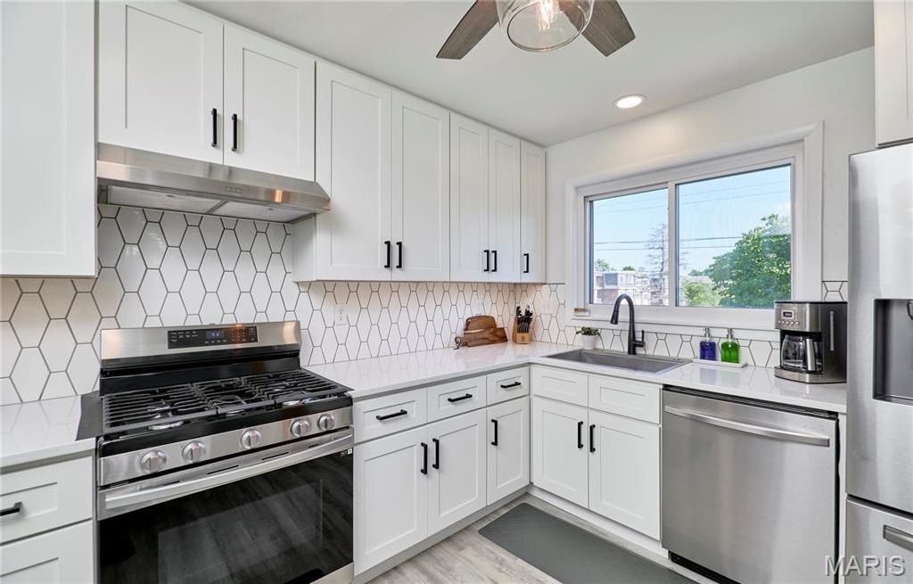 Photo of 7107 General Sherman Lane, St Louis, MO 63123 (MLS # 26026193)