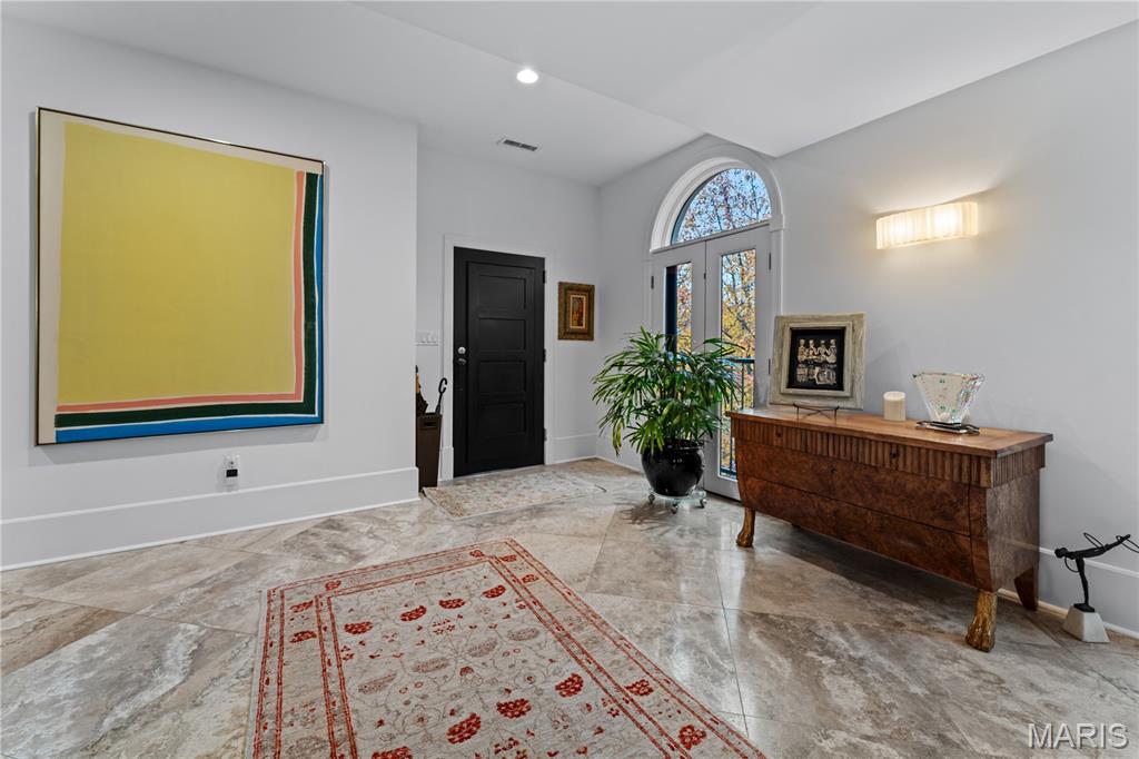 Shaw Park Villas Ph 2 Condo - Residential
