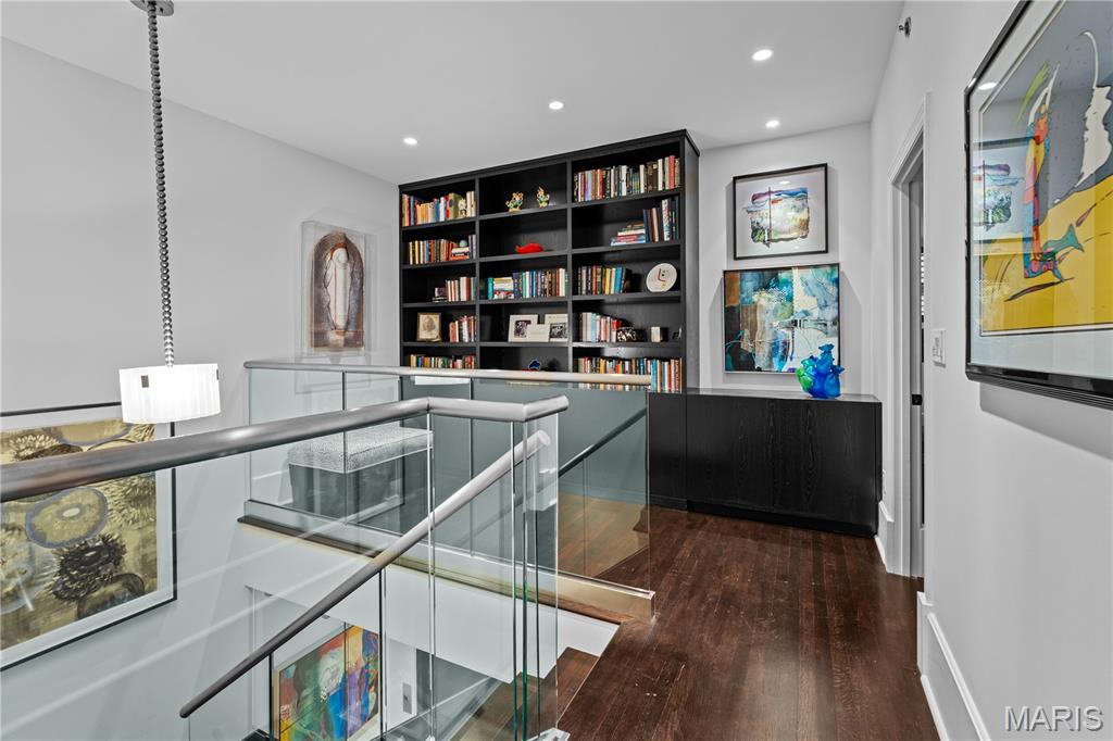 Shaw Park Villas Ph 2 Condo - Residential