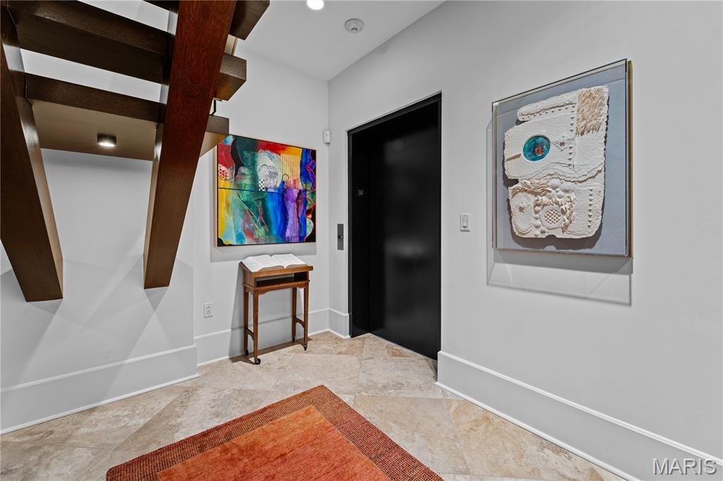 Shaw Park Villas Ph 2 Condo - Residential