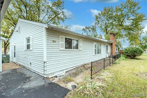 Tiny photo for 311 Utz Lane, Hazelwood, MO 63042 (MLS # 26030670)