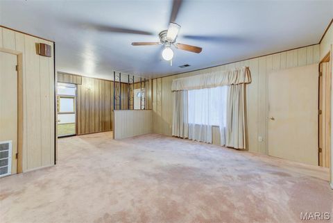 Tiny photo for 311 Utz Lane, Hazelwood, MO 63042 (MLS # 26030670)