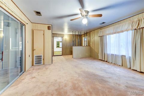 Tiny photo for 311 Utz Lane, Hazelwood, MO 63042 (MLS # 26030670)
