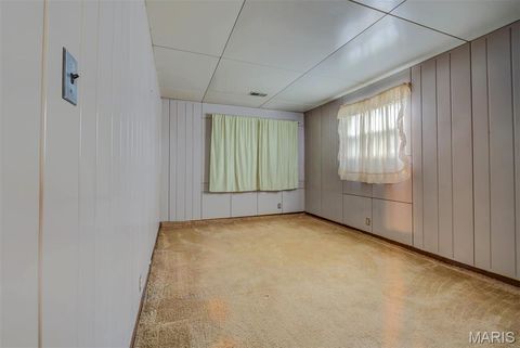 Tiny photo for 311 Utz Lane, Hazelwood, MO 63042 (MLS # 26030670)