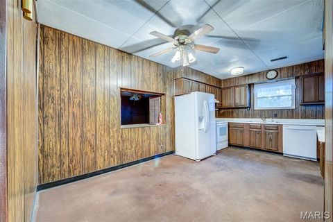 Tiny photo for 311 Utz Lane, Hazelwood, MO 63042 (MLS # 26030670)