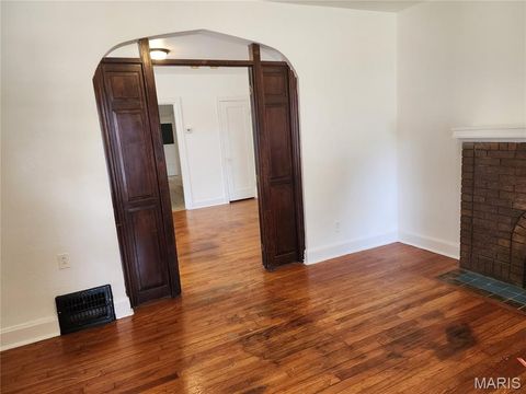 Tiny photo for 4400 Miami Street, St Louis, MO 63116 (MLS # 26042830)