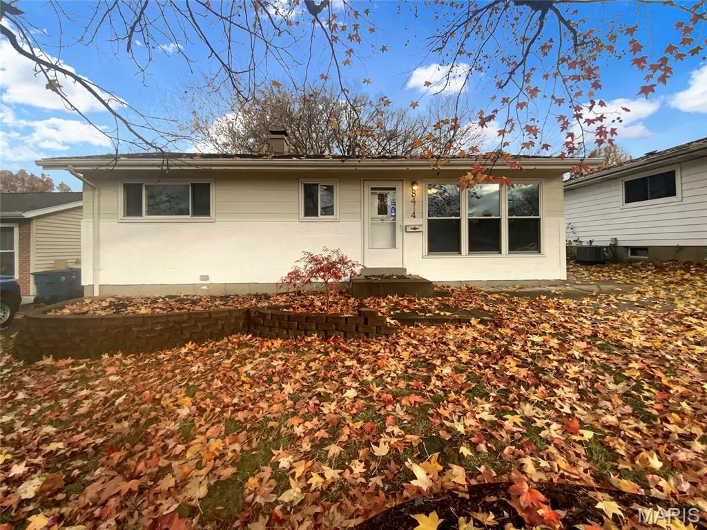 Photo of 8414 Pilot Court, St Louis, MO 63123 (MLS # 25079194)