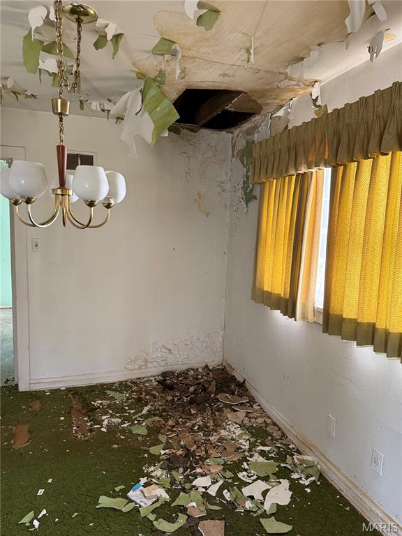 Webster Groves, Missouri 63119, United States, 2 Bedrooms Bedrooms, ,1 BathroomBathrooms,Residential,Active,221769