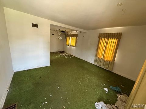 Tiny photo for 615 Cornell Avenue, Webster Groves, MO 63119 (MLS # 25066468)