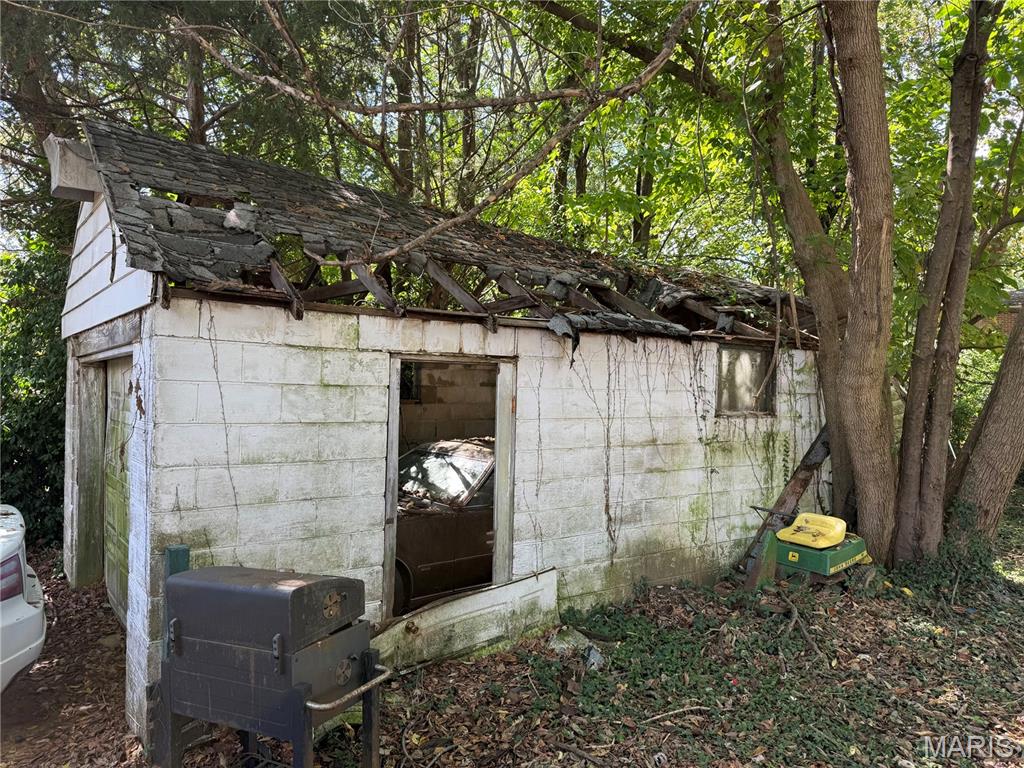 Webster Groves, Missouri 63119, United States, 2 Bedrooms Bedrooms, ,1 BathroomBathrooms,Residential,Active,221769