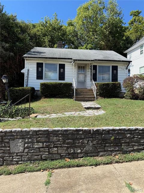 Tiny photo for 615 Cornell Avenue, Webster Groves, MO 63119 (MLS # 25066468)