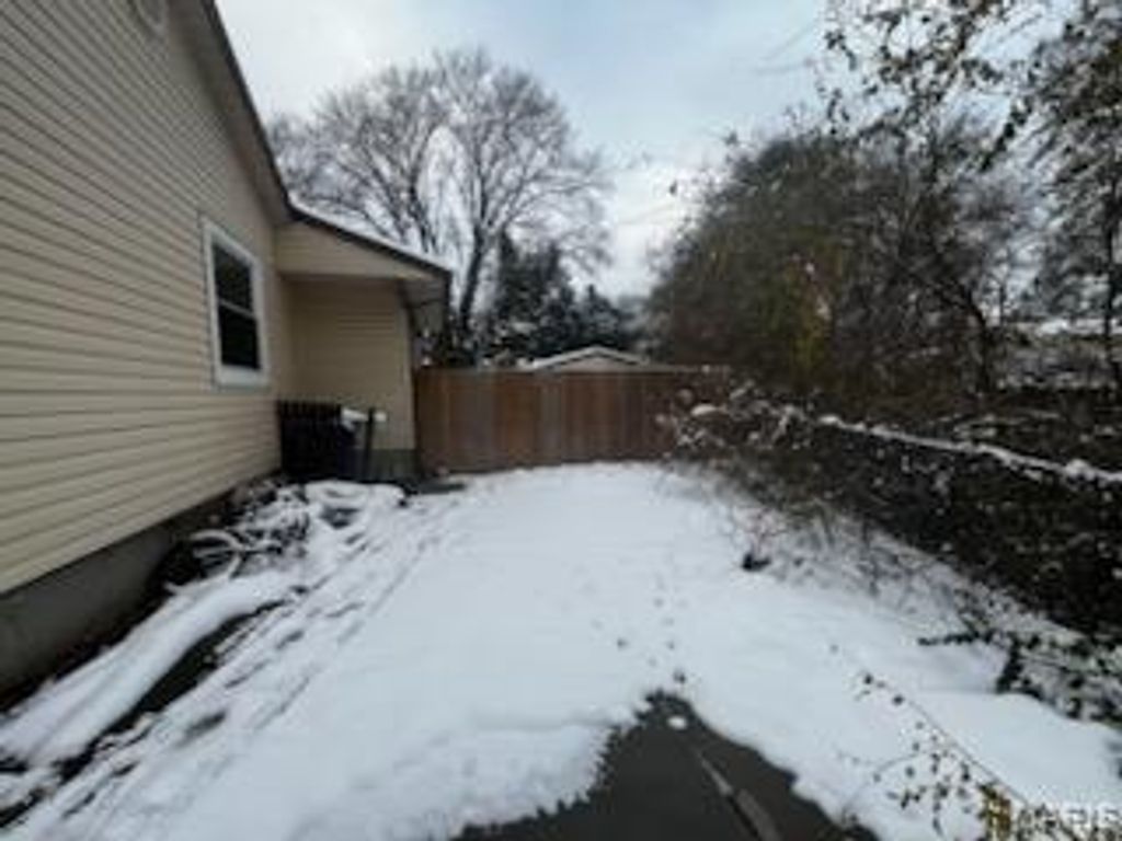 Photo of 1913 Park Avenue, St Charles, MO 63301 (MLS # 25079778)