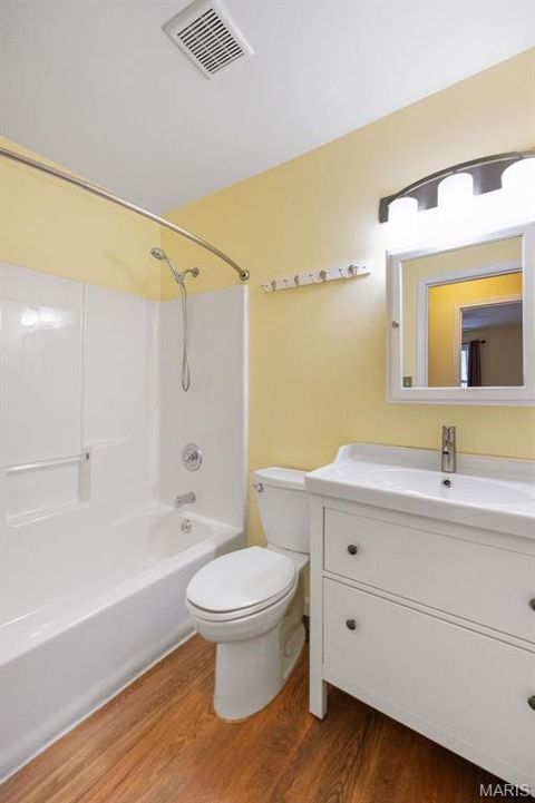 Tiny photo for 330 Oak Tree Drive, Webster Groves, MO 63119 (MLS # 25082161)