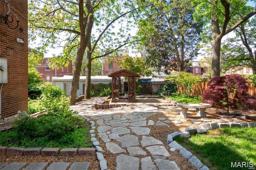 St Louis, Missouri 63104, United States, 3 Bedrooms Bedrooms, ,3 BathroomsBathrooms,Residential,Active,174003