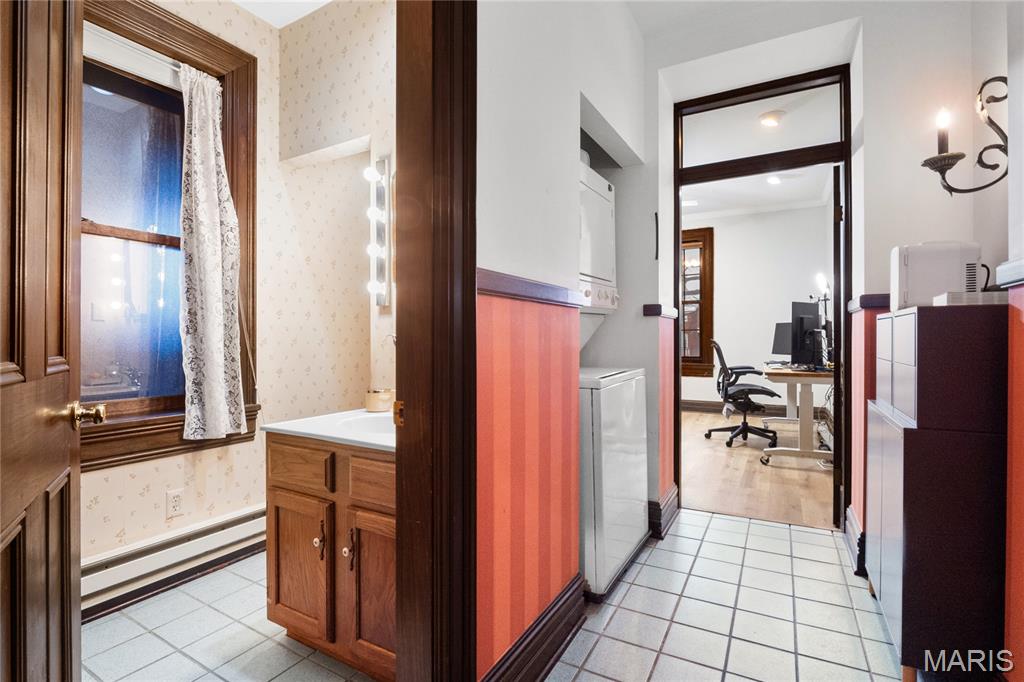 St Louis, Missouri 63104, United States, 3 Bedrooms Bedrooms, ,3 BathroomsBathrooms,Residential,Active,174003