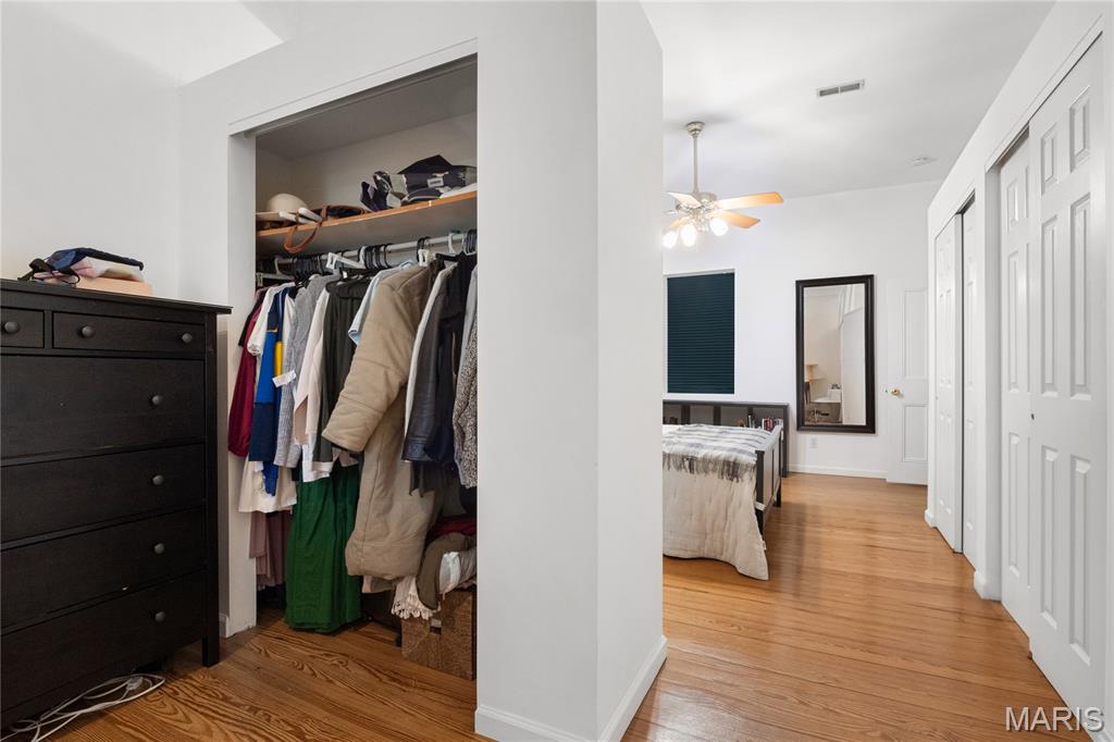 St Louis, Missouri 63104, United States, 3 Bedrooms Bedrooms, ,3 BathroomsBathrooms,Residential,Active,174003