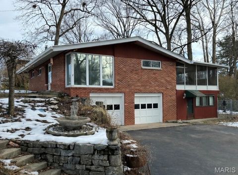 801 Stamper Lane Godfrey IL 62035