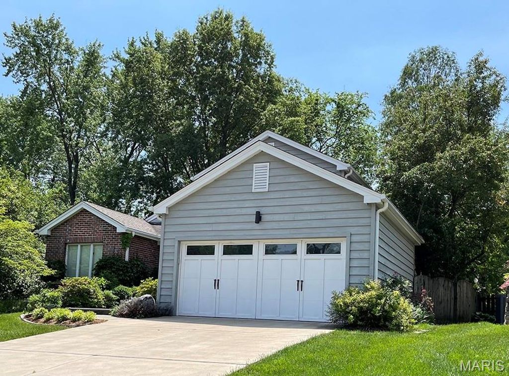 Photo of 9844 Oak Haven Avenue, St Louis, MO 63119 (MLS # 26022733)