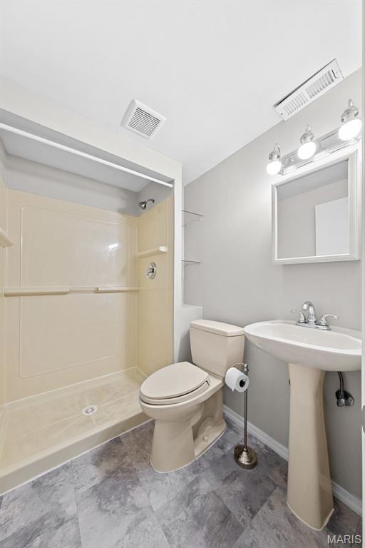 Florissant, Missouri 63031, United States, 3 Bedrooms Bedrooms, ,2 BathroomsBathrooms,Residential,Coming Soon,162129