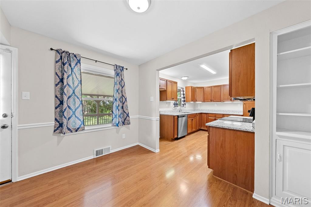 Florissant, Missouri 63031, United States, 3 Bedrooms Bedrooms, ,2 BathroomsBathrooms,Residential,Coming Soon,162129