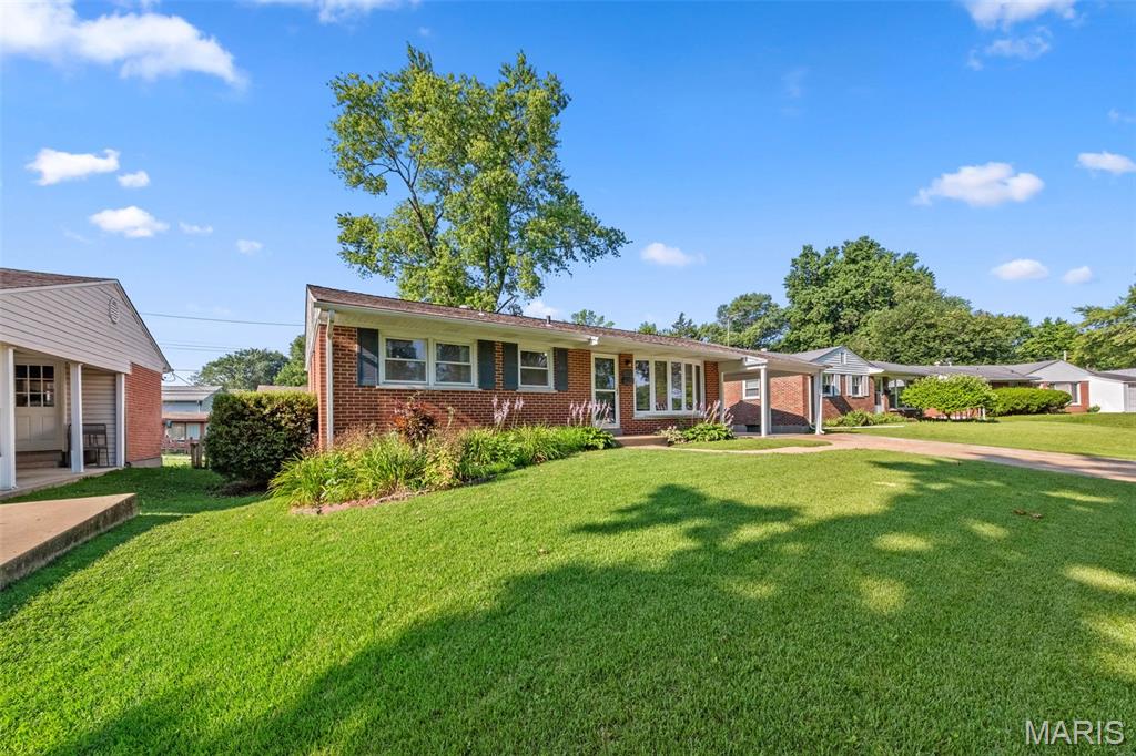 Florissant, Missouri 63031, United States, 3 Bedrooms Bedrooms, ,2 BathroomsBathrooms,Residential,Coming Soon,162129