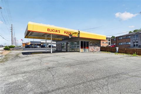 Tiny photo for 8570 Watson Road, Webster Groves, MO 63119 (MLS # 26029564)