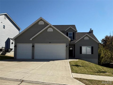 Photo of 302 Wolf Pack Drive, Imperial, MO 63052 (MLS # 26066782)