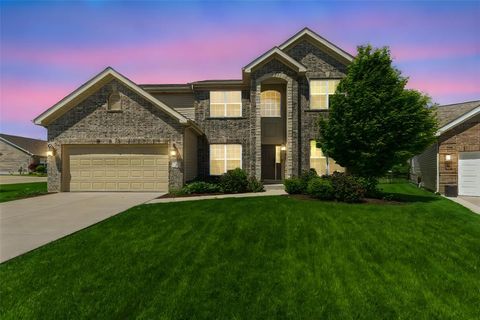 2 Autumn Bluffs Court  MO 63026