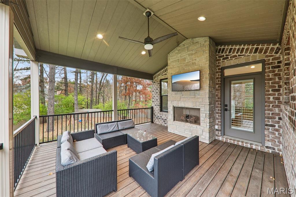 Lone Pine Woods One - Residential