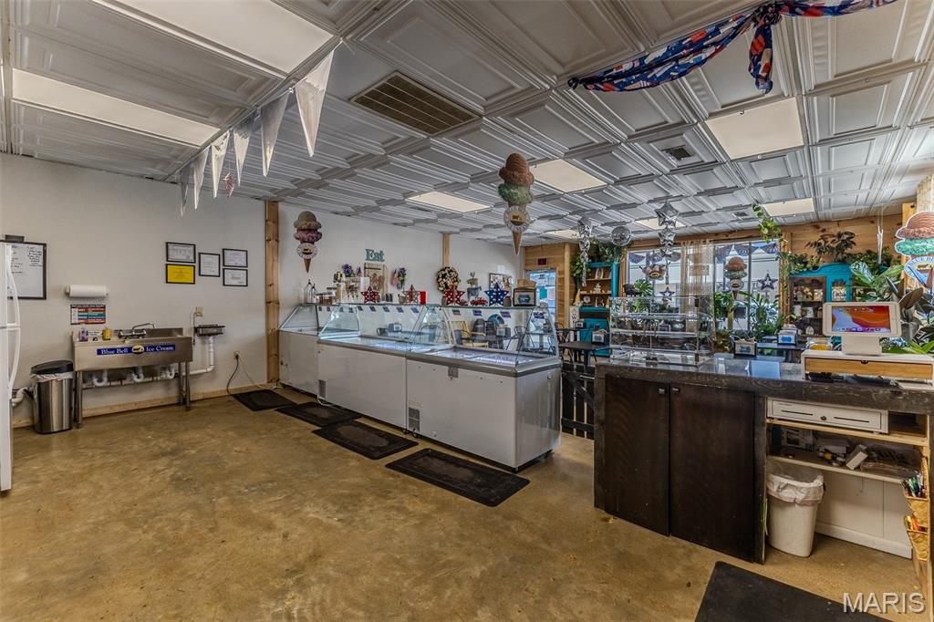 Downtown - Commercial Sale