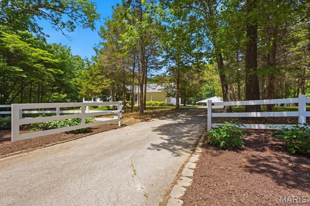 Photo of 2631 S Mangan Road, Pacific, MO 63069 (MLS # 26040728)