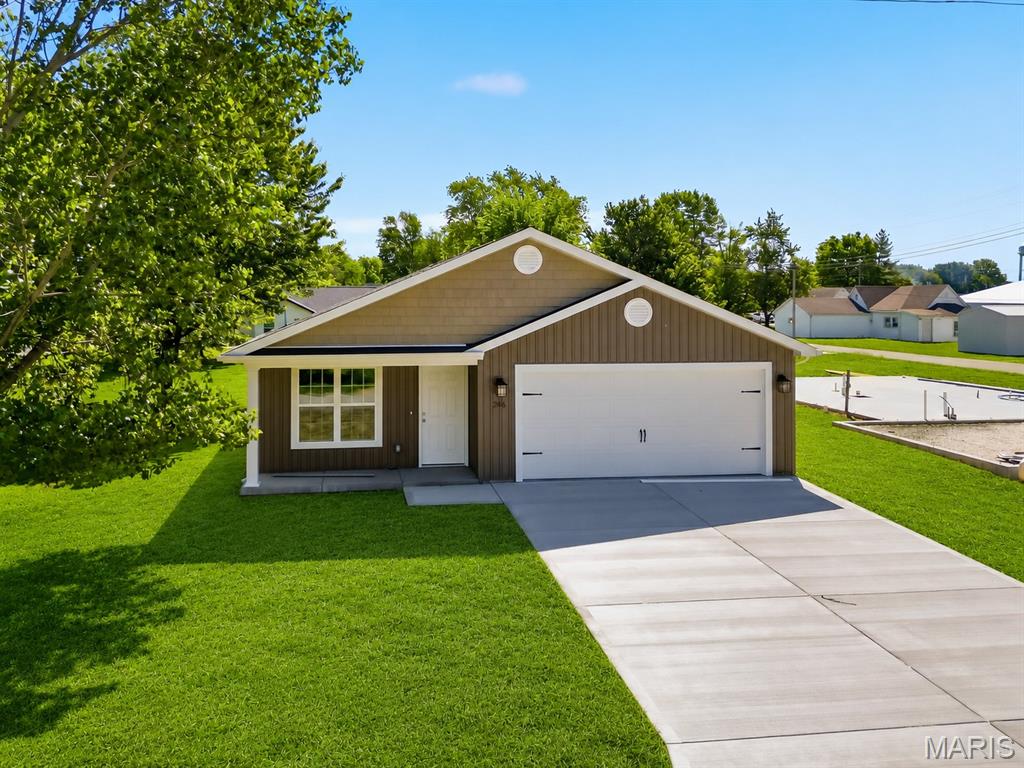 Photo 1 of 35 — 256 Walnut Street, Hawk Point, MO 63349
