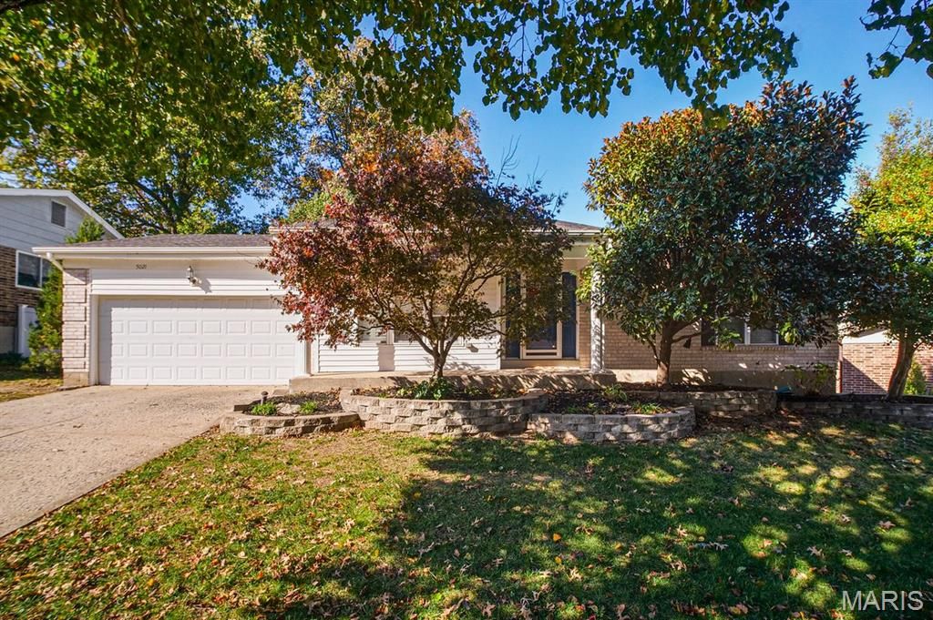 Photo of 5021 Peyton Place Court, St Louis, MO 63128 (MLS # 26020650)