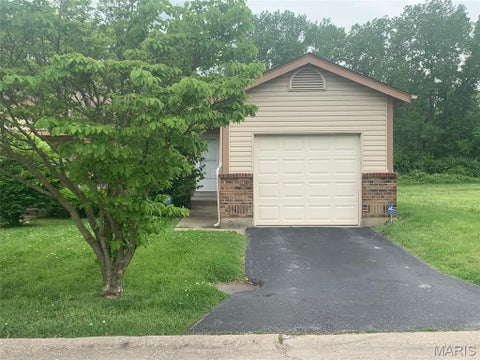 Photo of 935 Amaral Circle, St Louis, MO 63137 (MLS # 26038359)