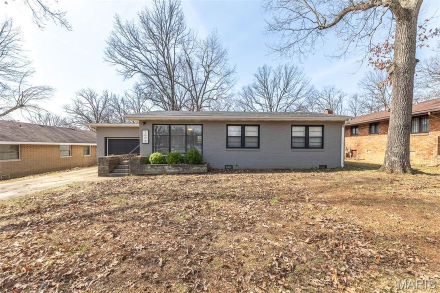 Beautifully remodeled 3 bed 2 bath house perfectly located in Poplar Bluff.  Fully remodeled in 2020, new HVAC in 2025!  Cute as a button and wont last long, call TODAY!